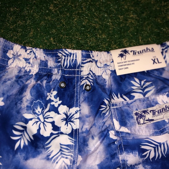 Trunks Surf and Swim Co. Men’s The Dye Tropical Print Mesh Lined Trunks ~ NWT - Picture 5 of 11